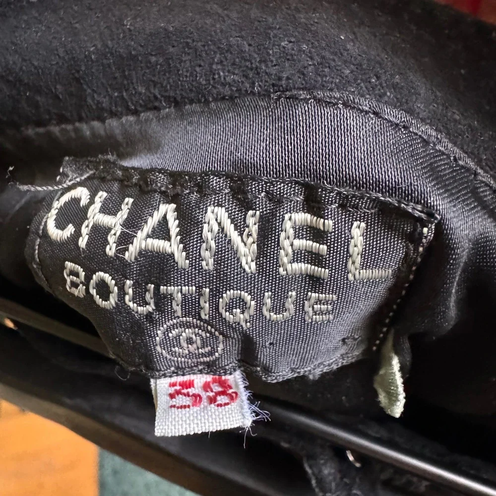 Chanel Boutique Vintage 80s Black Suede Mini Skirt Size XS A-Line Lined Designer